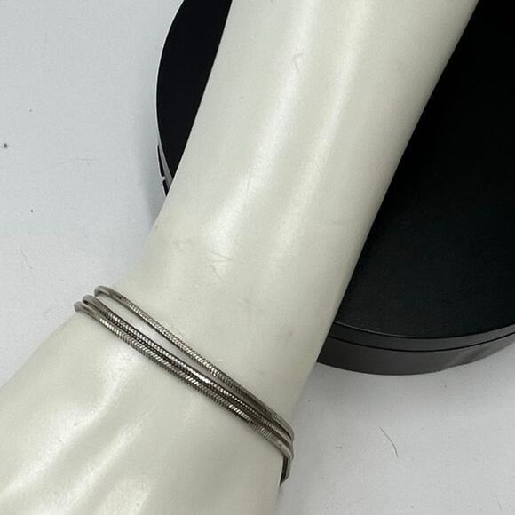 Sterling Silver 925 STG Three Strand Lg  Spring Ring Closure Bracelet 13 Grams - Picture 3 of 7